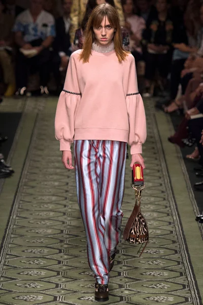 Look 43